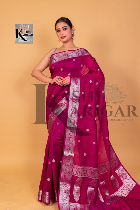 Whine Banarasi Handwoven geprgette Saree With Silver Zari Work