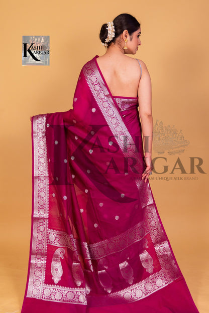 Whine Banarasi Handwoven geprgette Saree With Silver Zari Work