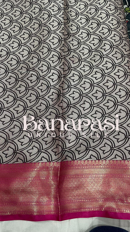 Safaya Green With PInk cottan silk banarasi saree all over weaving with meenakari